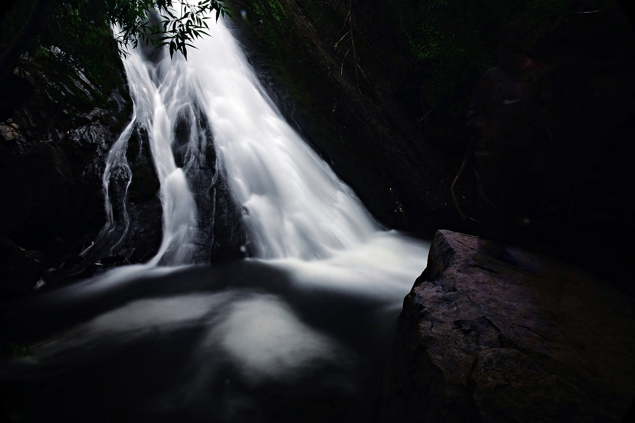 Sony Cyber-shot DSC-RX10 II sample photo. Cascada escondida photography