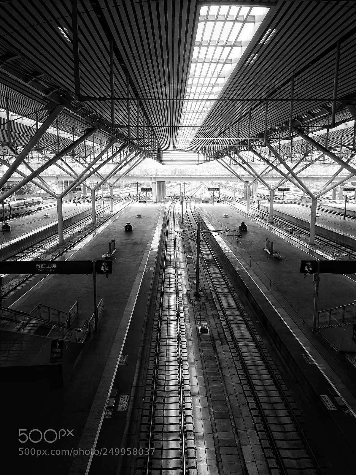 HUAWEI P10 sample photo. Train station photography