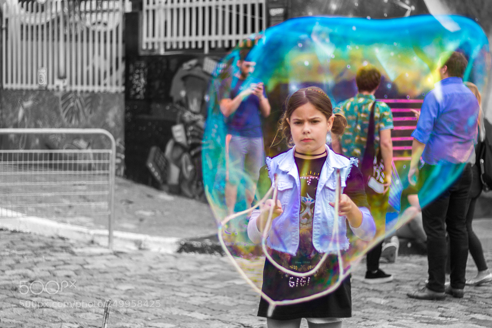 Canon EOS 700D (EOS Rebel T5i / EOS Kiss X7i) sample photo. Big bubble photography