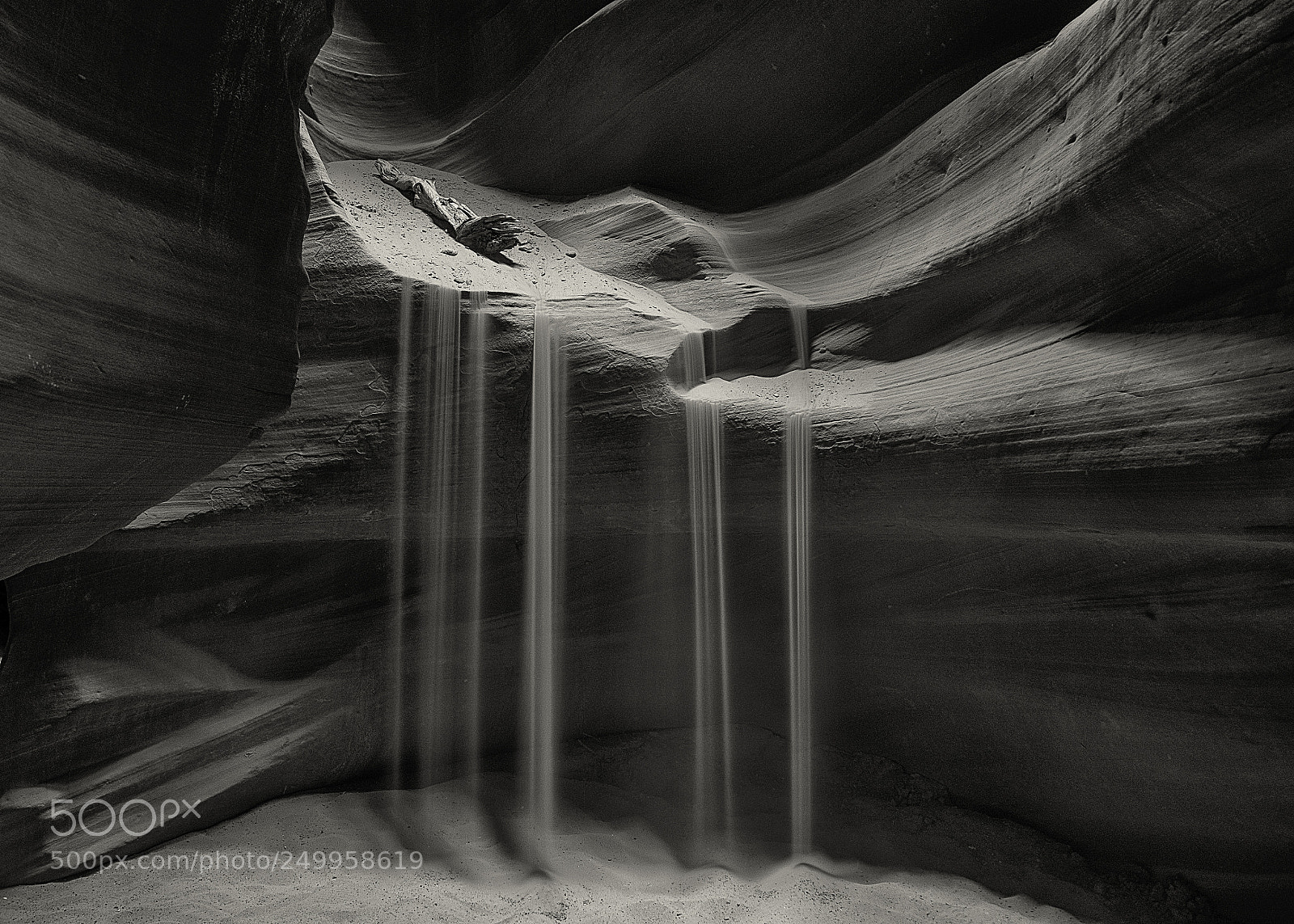 Nikon D610 sample photo. Antelope canyon sandfall photography