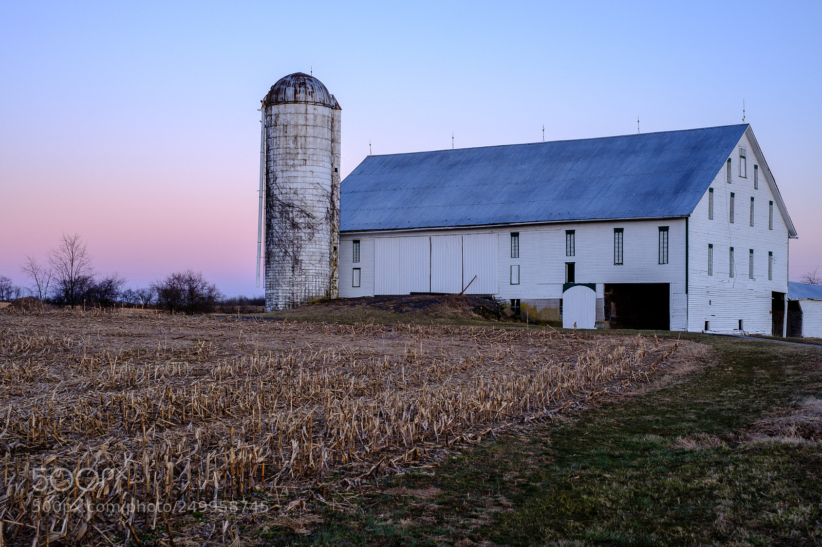 Fujifilm X-T2 sample photo. Barn at twilight photography