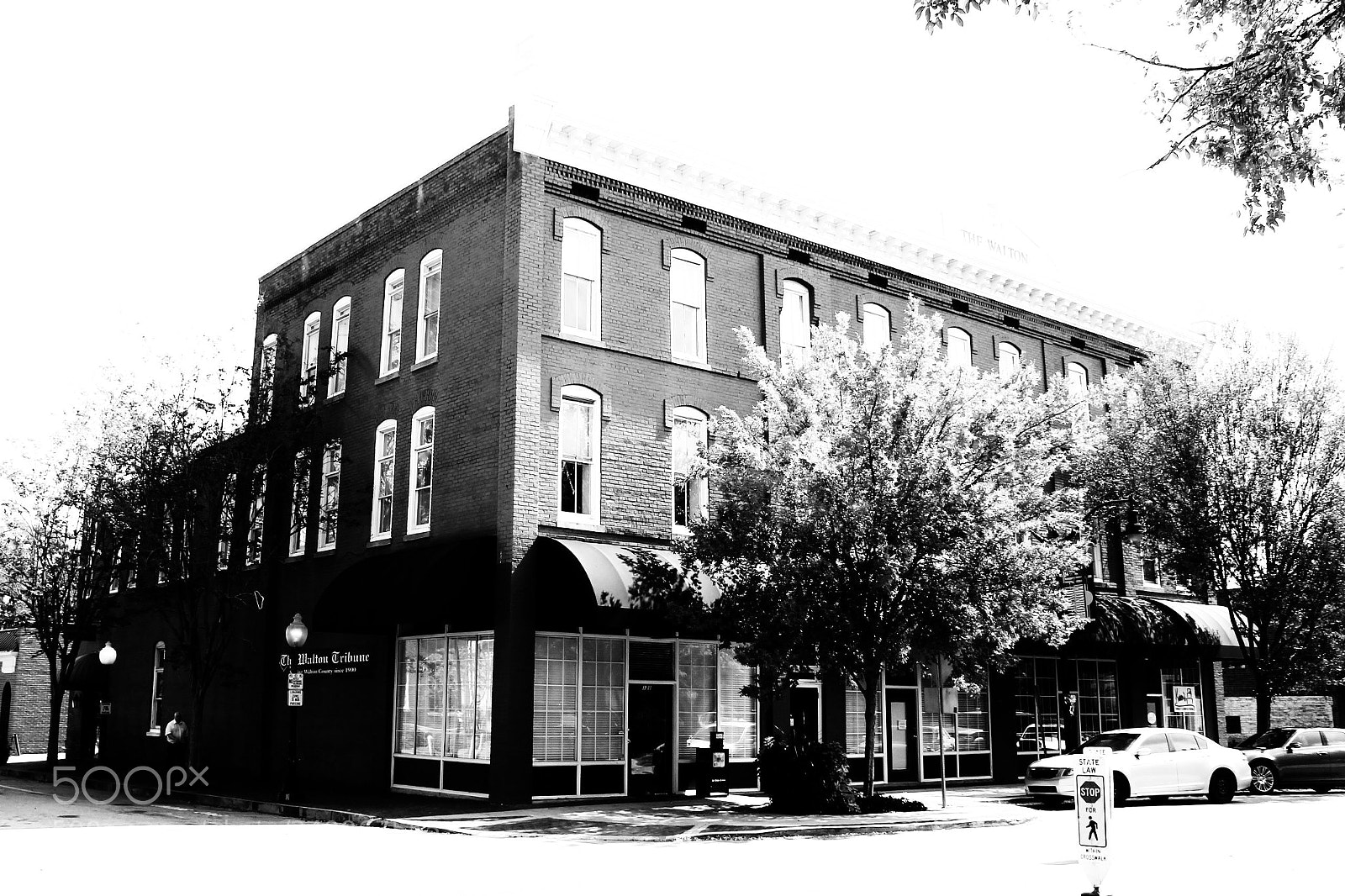 Canon EOS 1100D (EOS Rebel T3 / EOS Kiss X50) sample photo. The old tribune building photography
