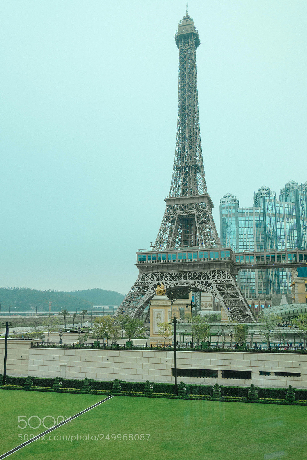 Sony Cyber-shot DSC-RX100 III sample photo. Paris in macau photography