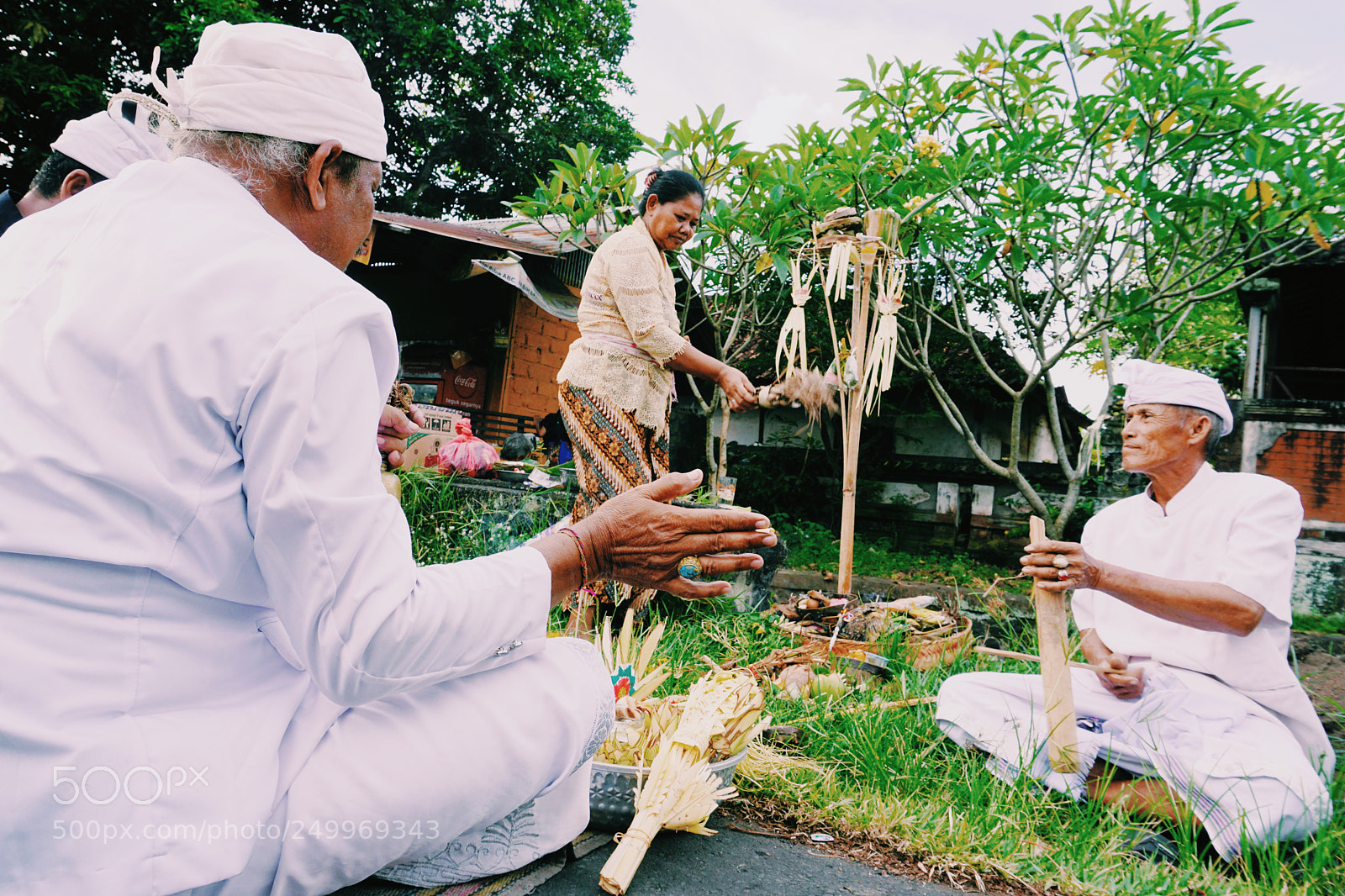 Sony a6000 sample photo. Balinese holy man photography