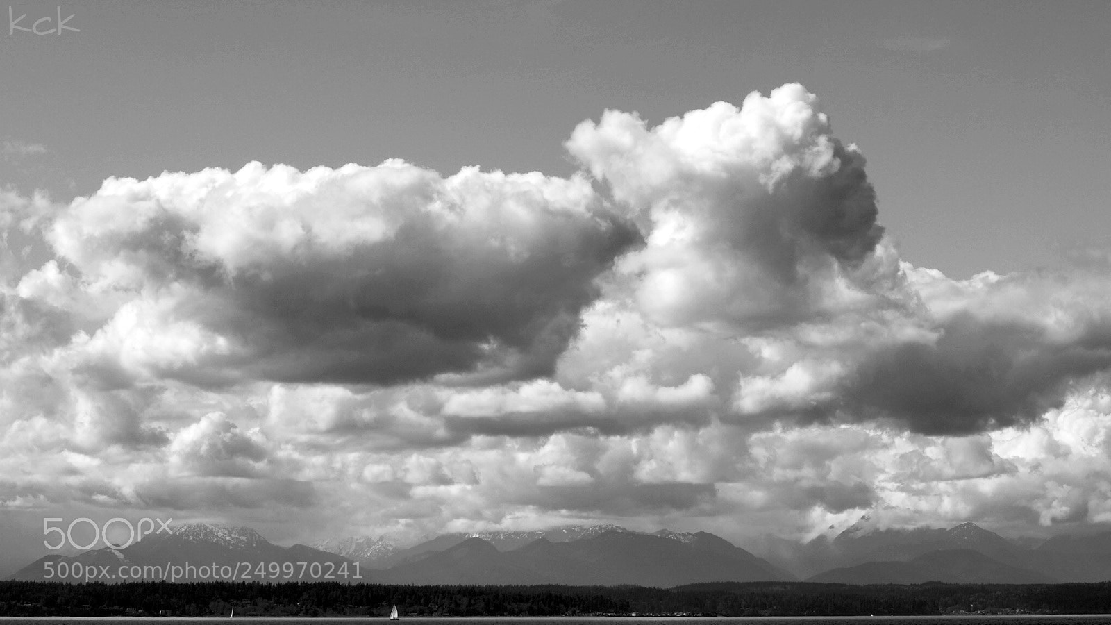 Olympus OM-D E-M10 II sample photo. Cloudscape. photography