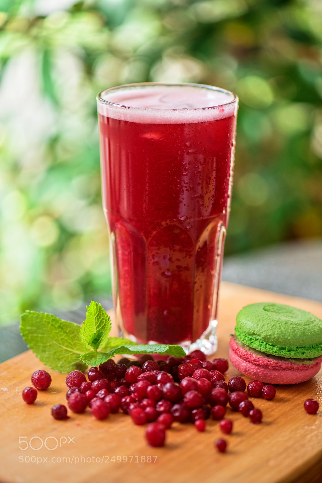 Nikon D810 sample photo. Summer cranberries smoothie photography