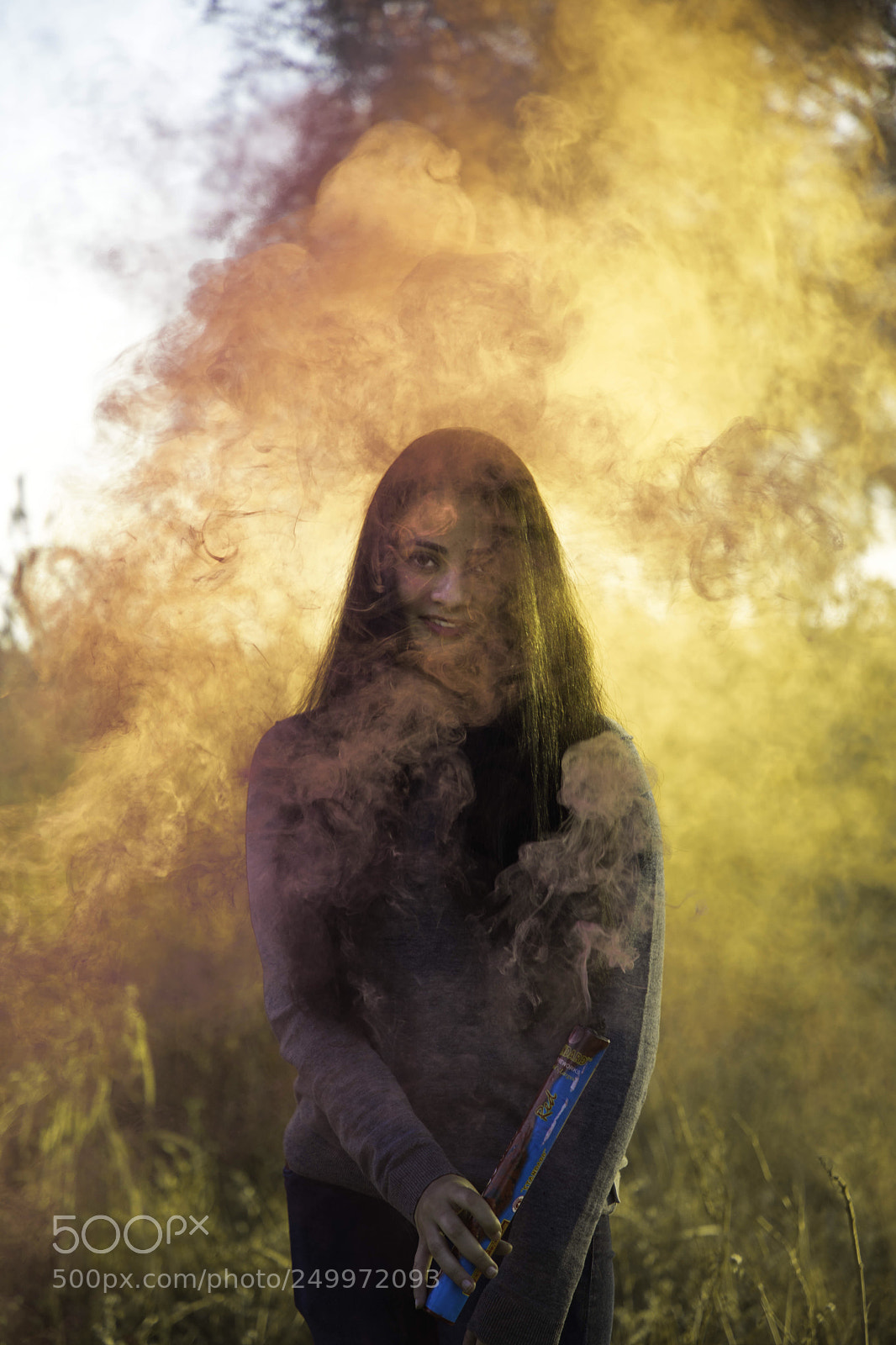 Canon EOS 5D Mark IV sample photo. Smoke bomb photoshoot photography