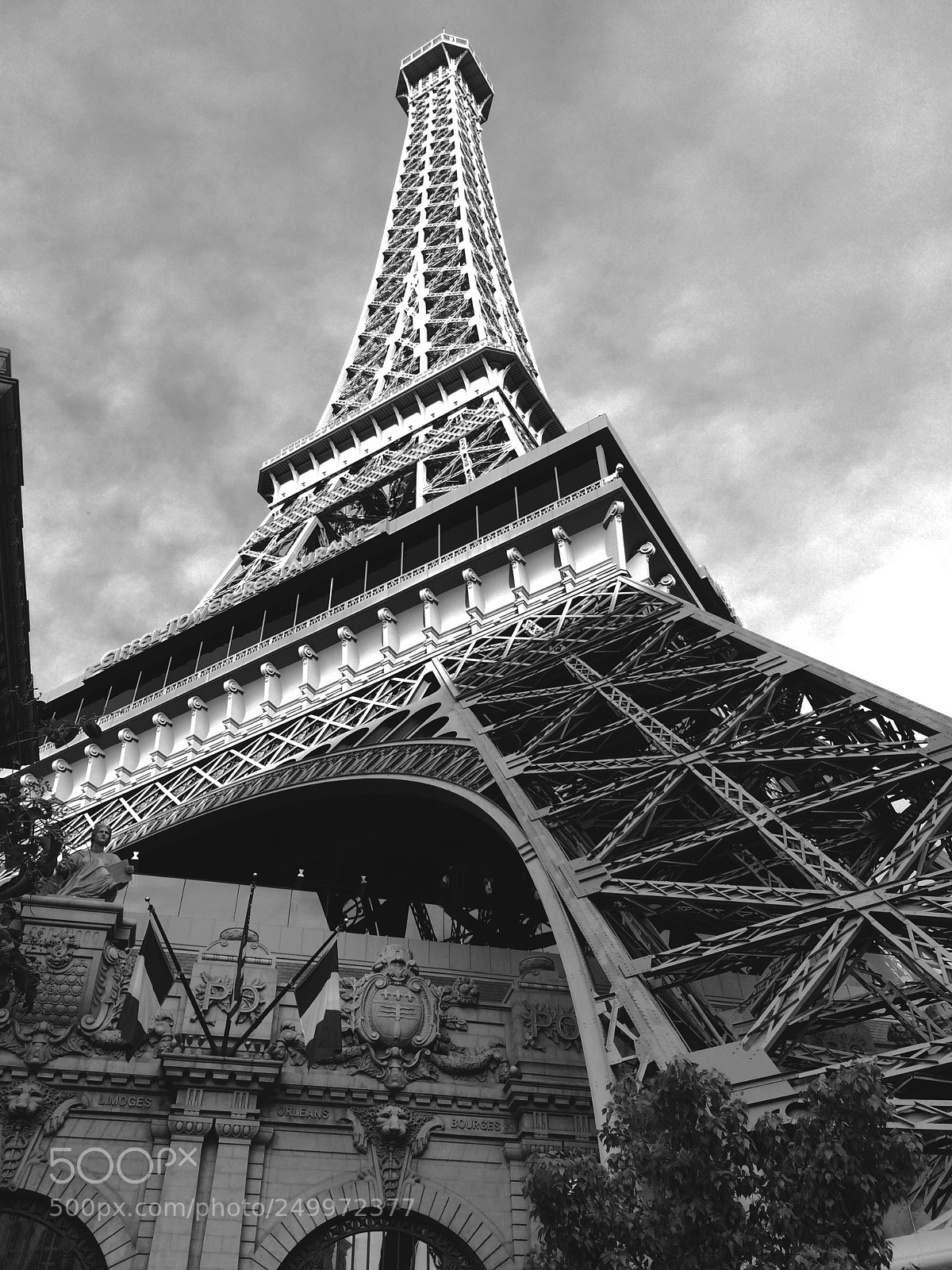 Apple iPhone 5s sample photo. Eiffel tower on las photography