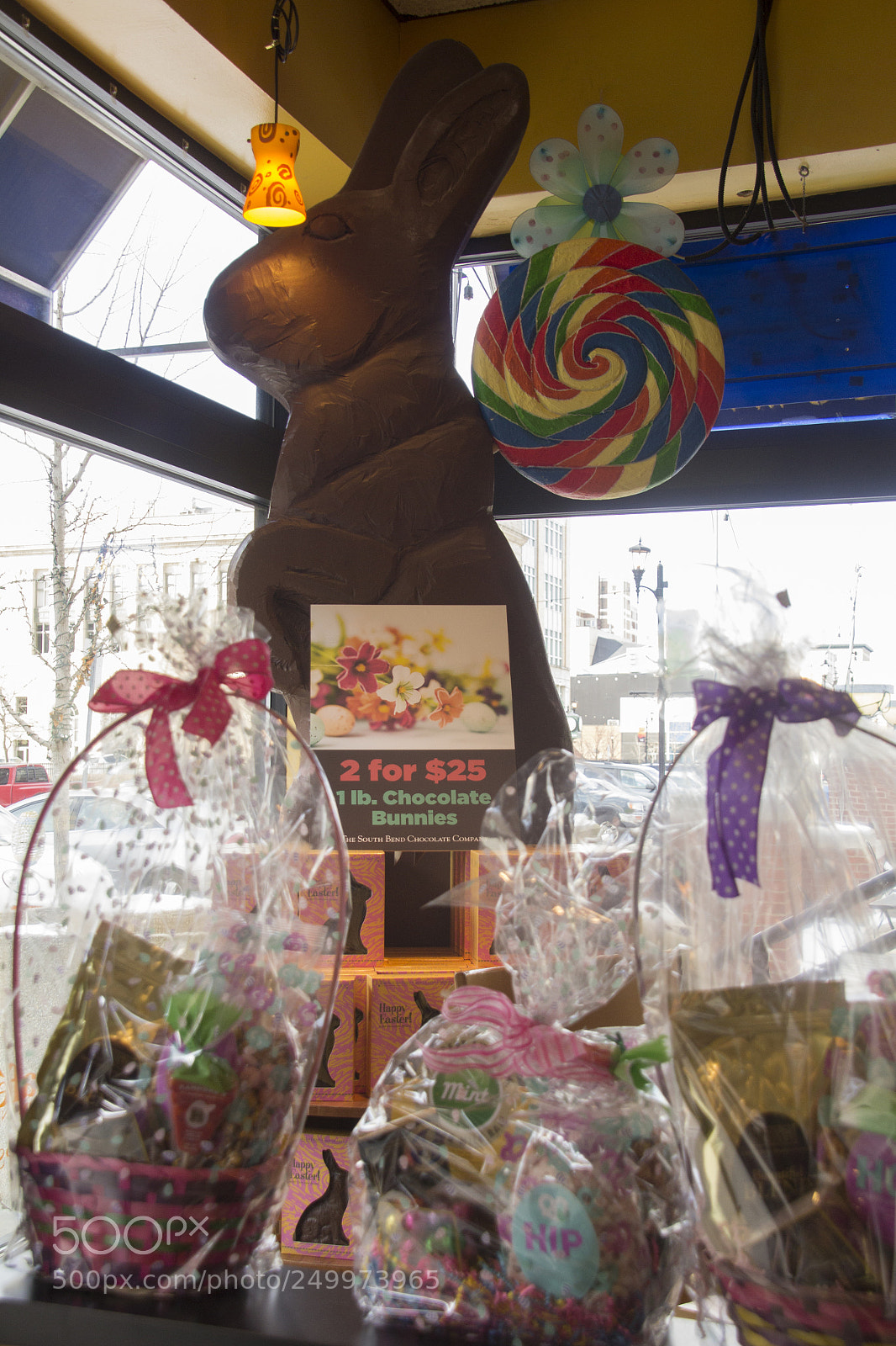 Canon EOS 1200D (EOS Rebel T5 / EOS Kiss X70 / EOS Hi) sample photo. Easter candy for sale. photography