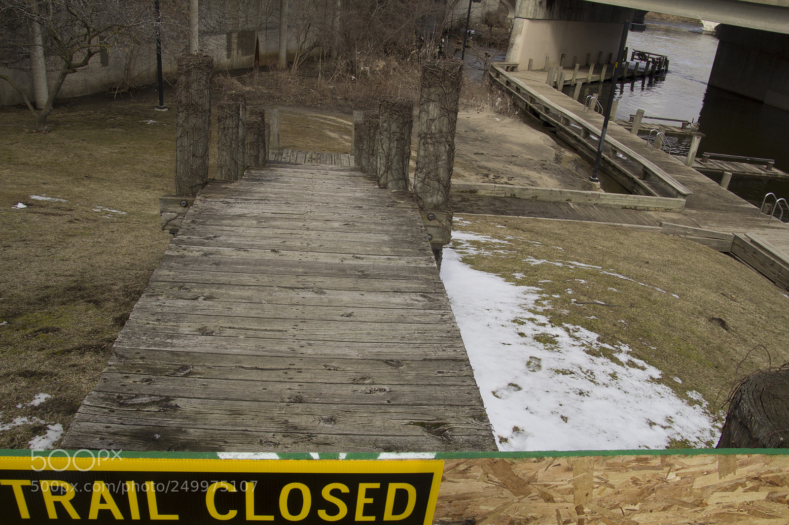 Canon EOS 1200D (EOS Rebel T5 / EOS Kiss X70 / EOS Hi) sample photo. Trail closed. photography