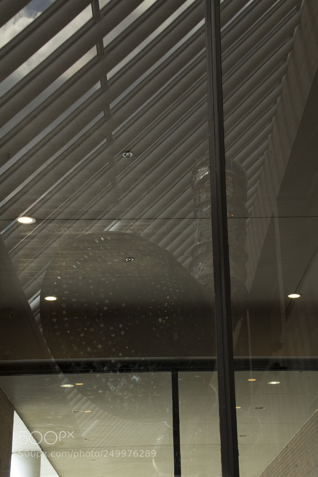 Canon EOS 1200D (EOS Rebel T5 / EOS Kiss X70 / EOS Hi) sample photo. Reflection of band instrument photography