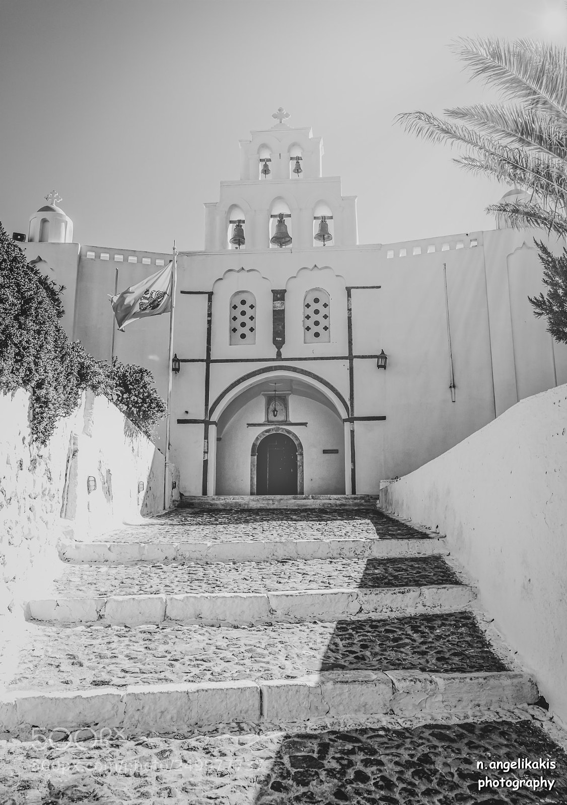 Canon EOS 750D (EOS Rebel T6i / EOS Kiss X8i) sample photo. A church in santorini... photography