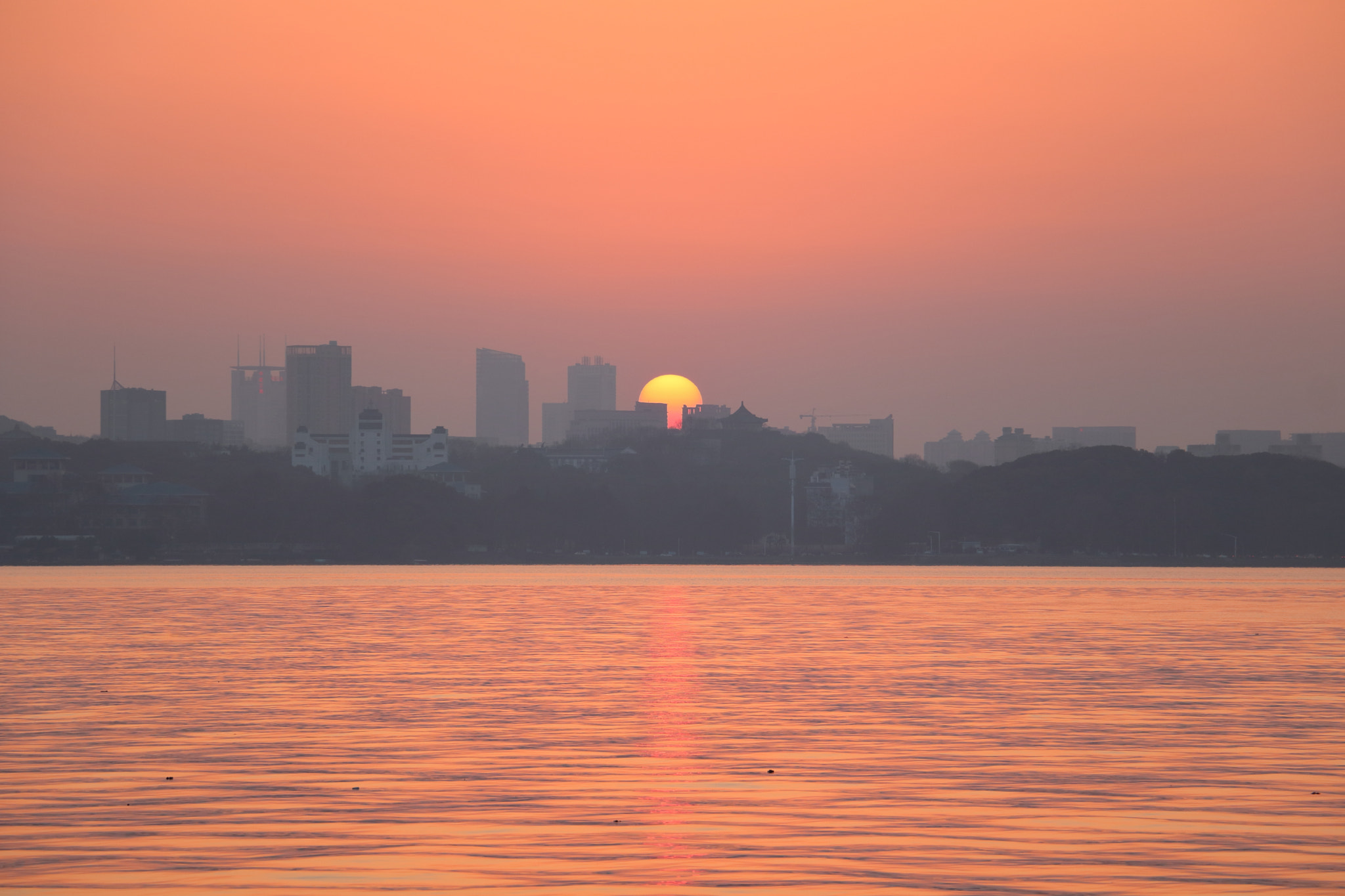 Canon EOS 760D (EOS Rebel T6s / EOS 8000D) sample photo. Sunset of east lake photography