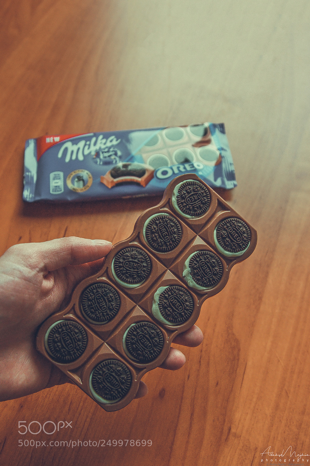 Canon EOS 550D (EOS Rebel T2i / EOS Kiss X4) sample photo. Milka oreo sandwich chocolate photography