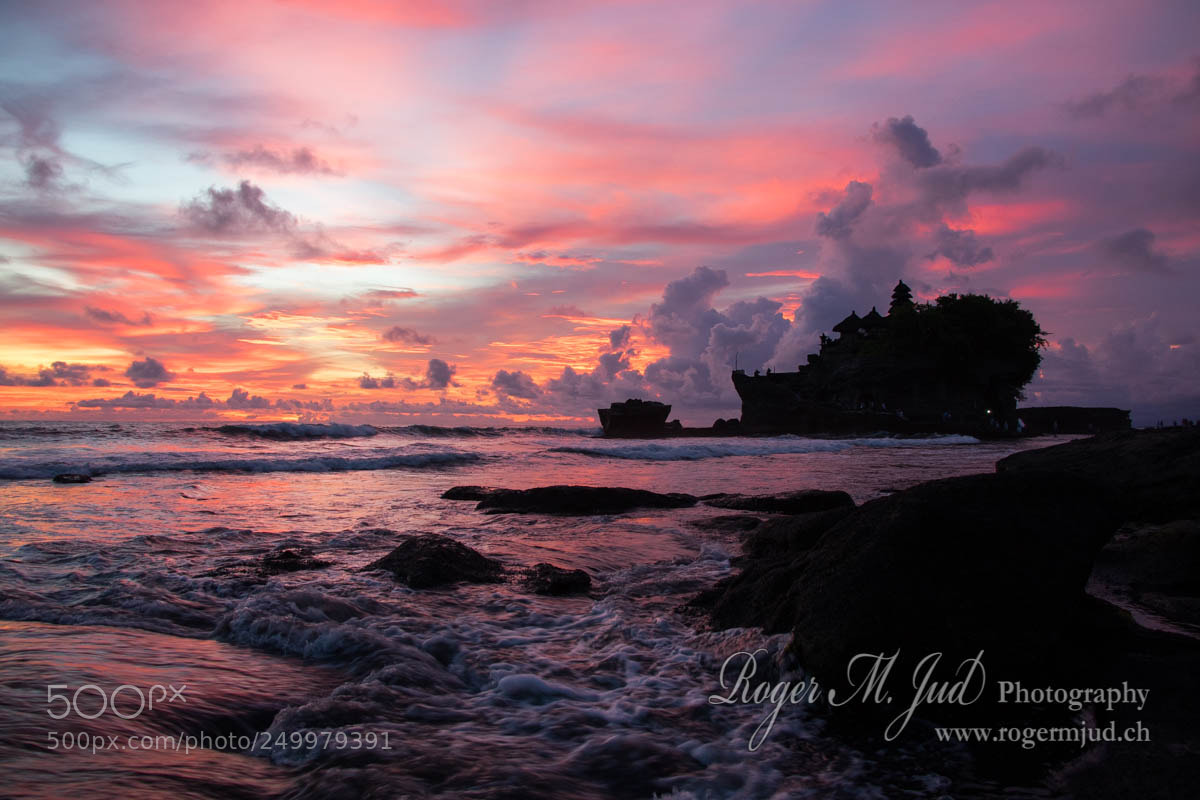 Canon EOS 7D Mark II sample photo. Pura tanah lot photography