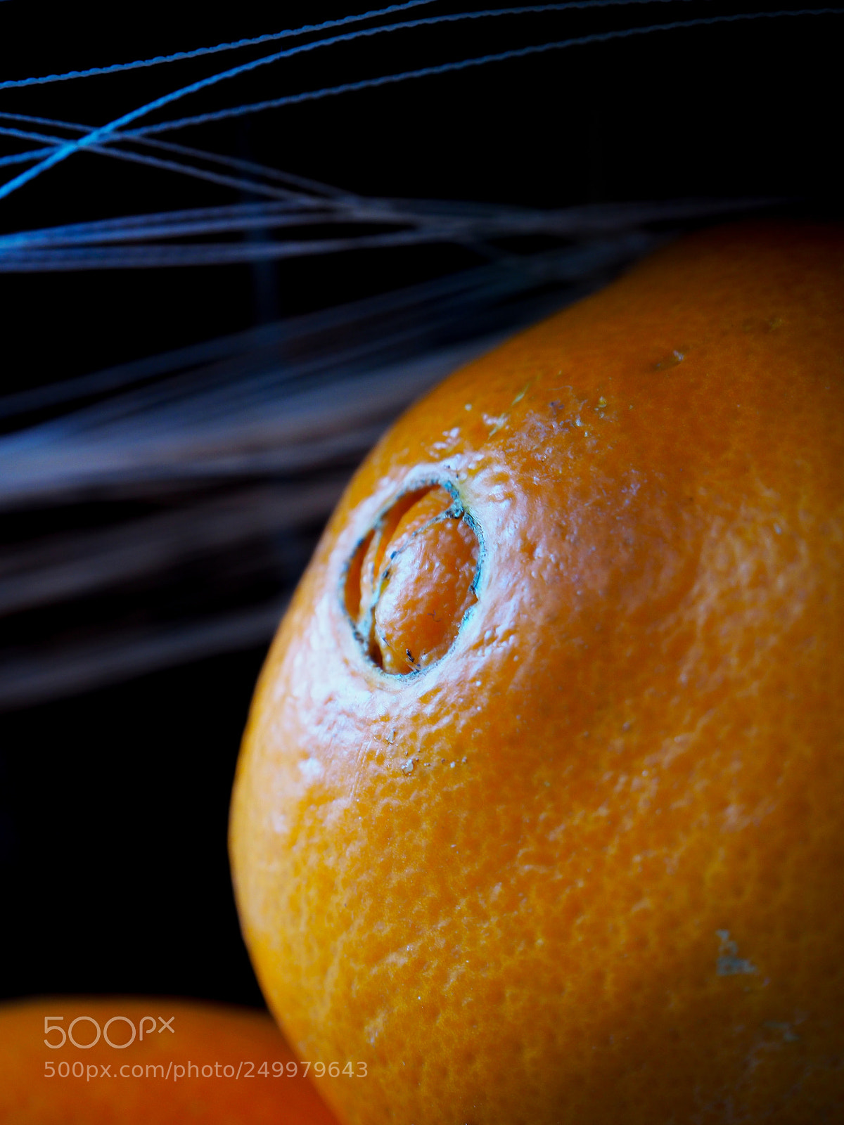 Olympus OM-D E-M10 II sample photo. Orange and blue lines photography