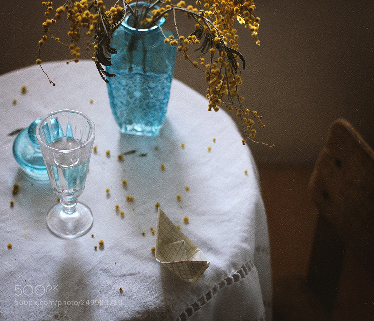Canon EOS 600D (Rebel EOS T3i / EOS Kiss X5) sample photo. Солнечный луч постучался в окно.... photography