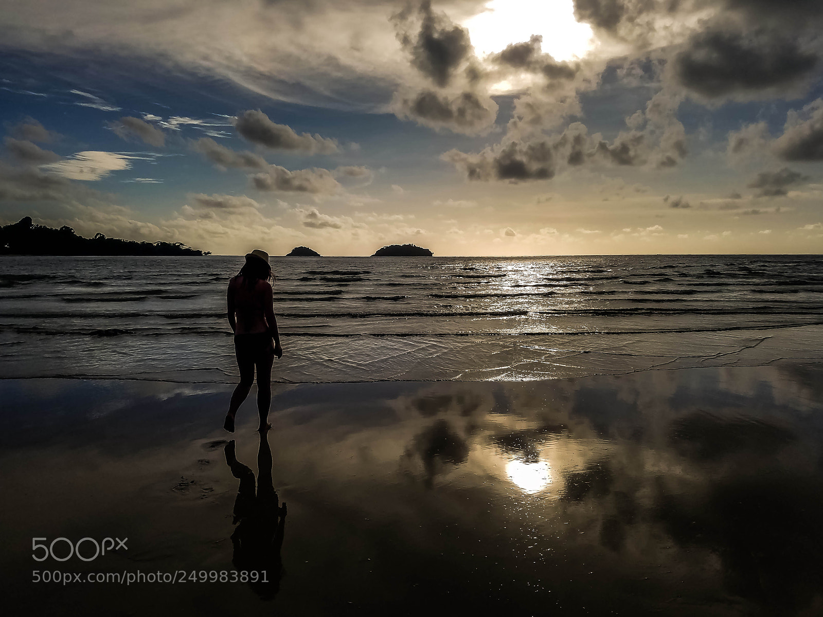 Samsung Galaxy S7 Edge sample photo. Beach mirror photography