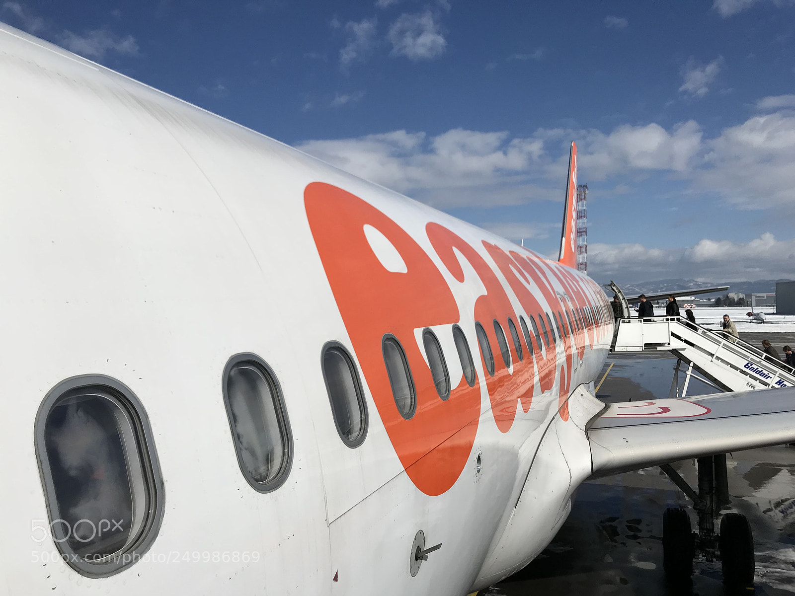 Apple iPhone 7 sample photo. Boeing boarding photography