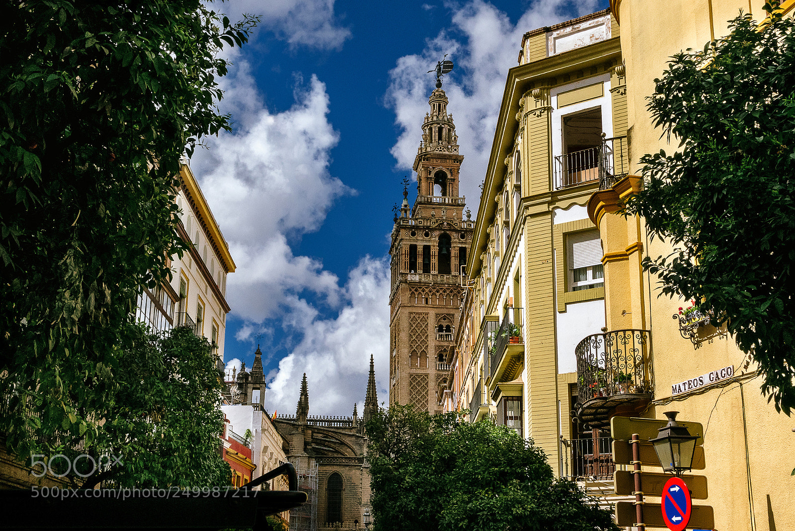 Panasonic Lumix DMC-LX100 sample photo. Giralda photography