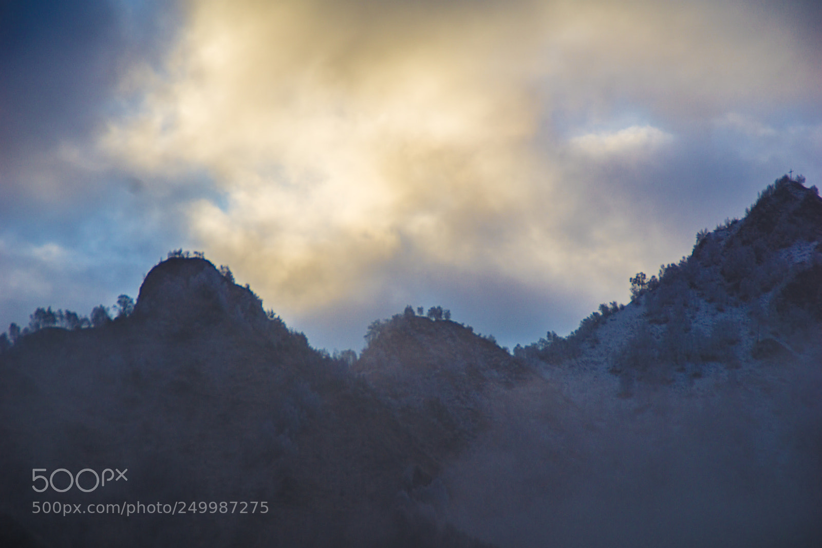 Sony a5100 sample photo. Walking in castione della photography