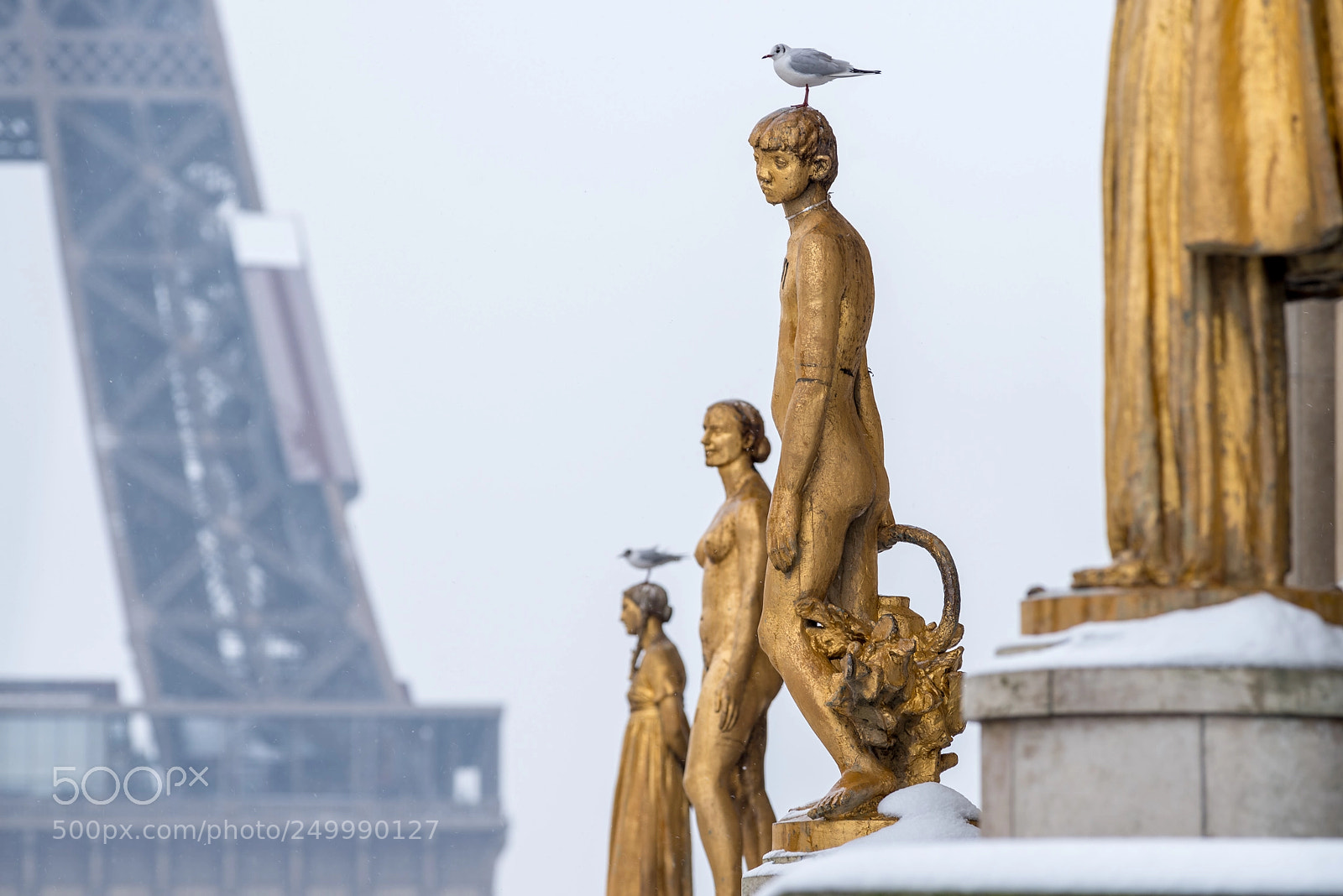 Pentax K-1 sample photo. Eiffel snow photography
