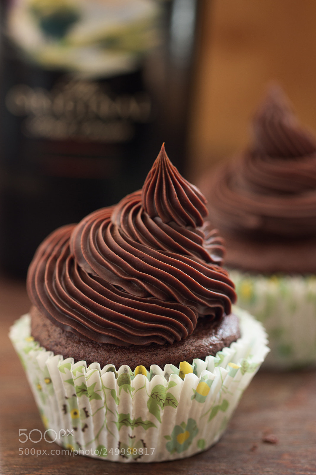 Canon EOS 600D (Rebel EOS T3i / EOS Kiss X5) sample photo. Chocolate cupcakes photography