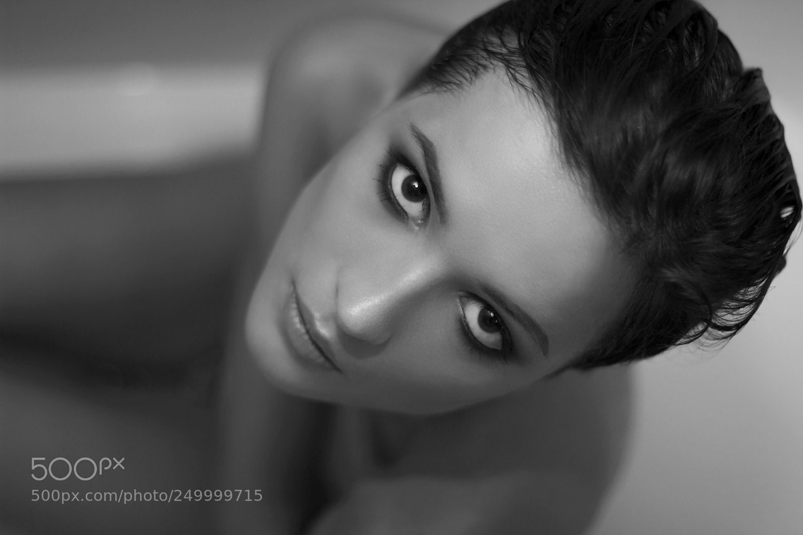 Canon EOS 550D (EOS Rebel T2i / EOS Kiss X4) sample photo. Piercing photography