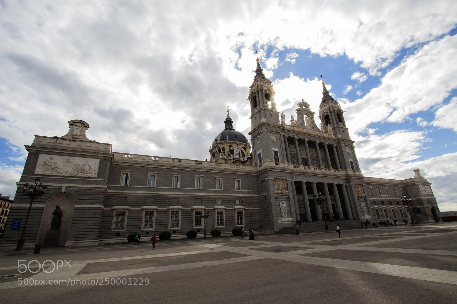 Canon EOS 650D (EOS Rebel T4i / EOS Kiss X6i) sample photo. Madrid la cattedrale photography