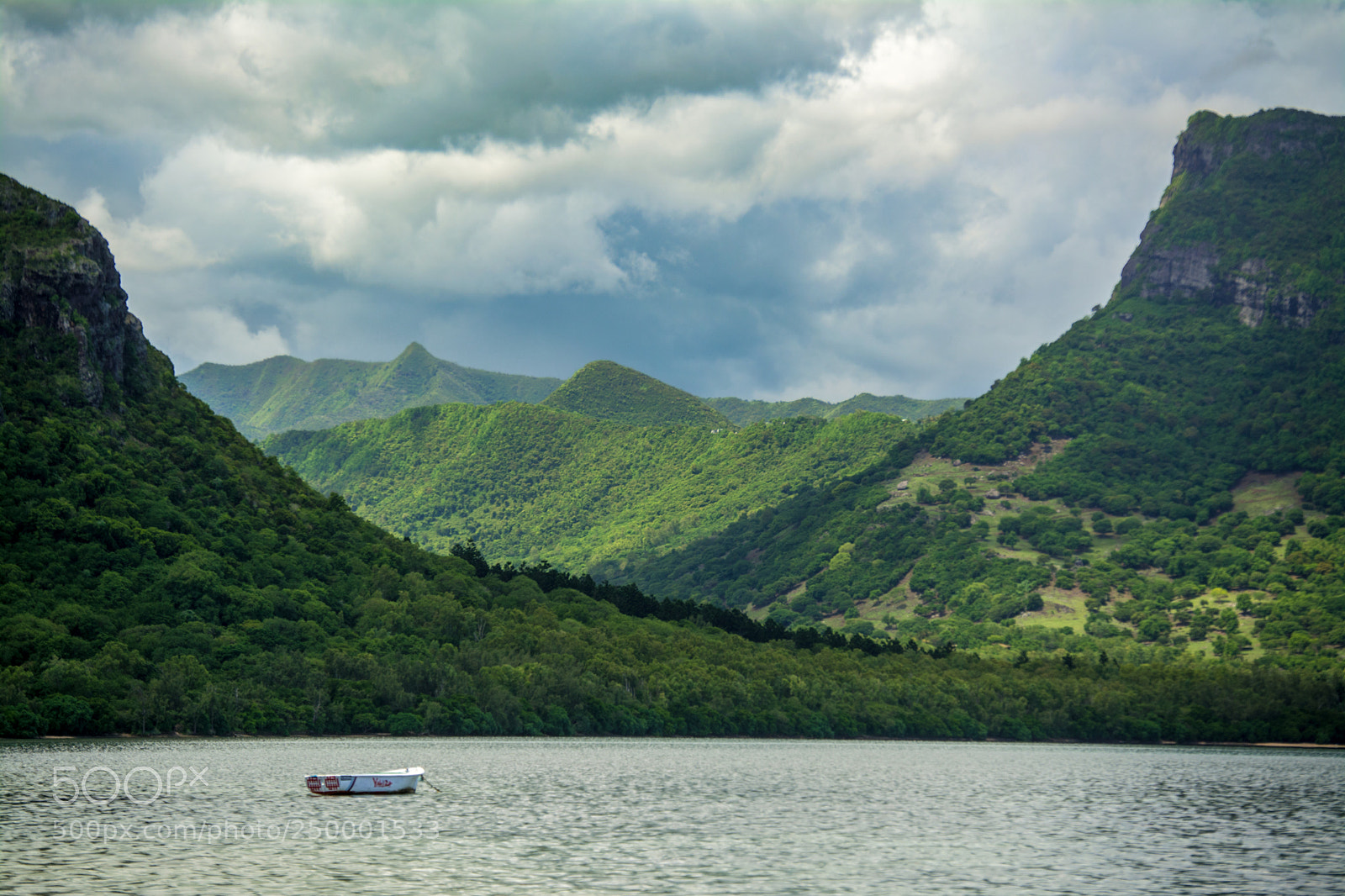 Nikon D5200 sample photo. Le morne at noon photography