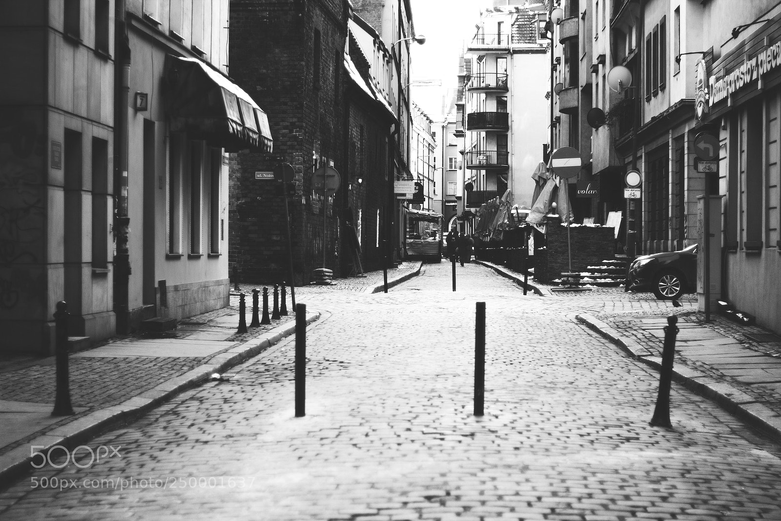 Canon EOS 1200D (EOS Rebel T5 / EOS Kiss X70 / EOS Hi) sample photo. Bw city photography