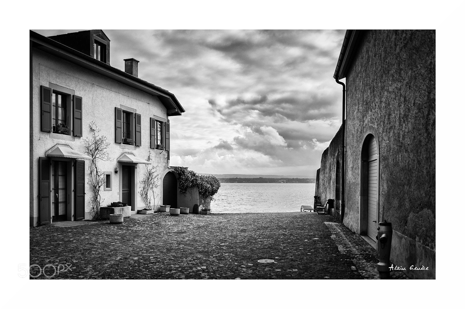 Leica Q (Typ 116) sample photo. Coppet 2 photography