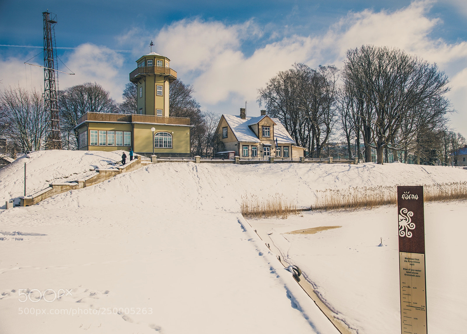 Canon EOS 5D Mark IV sample photo. Winter afternoon photography