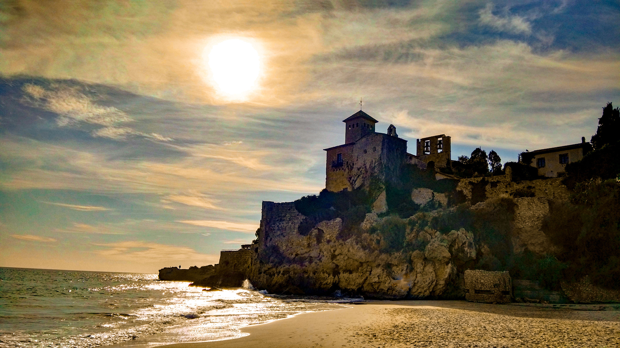 HUAWEI GX8 sample photo. Castillo de tamarit photography