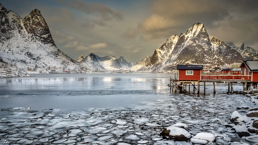 Rorbuer by wim denijs on 500px.com