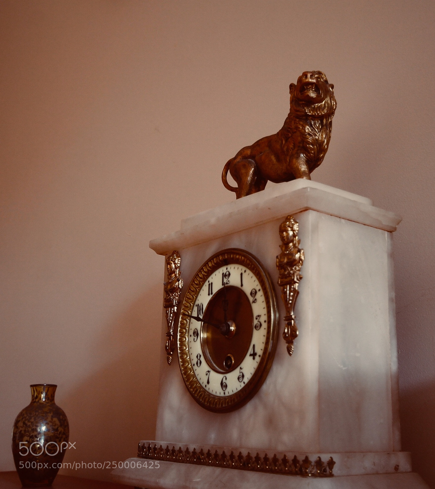 Canon EOS 1100D (EOS Rebel T3 / EOS Kiss X50) sample photo. Antique clock photography