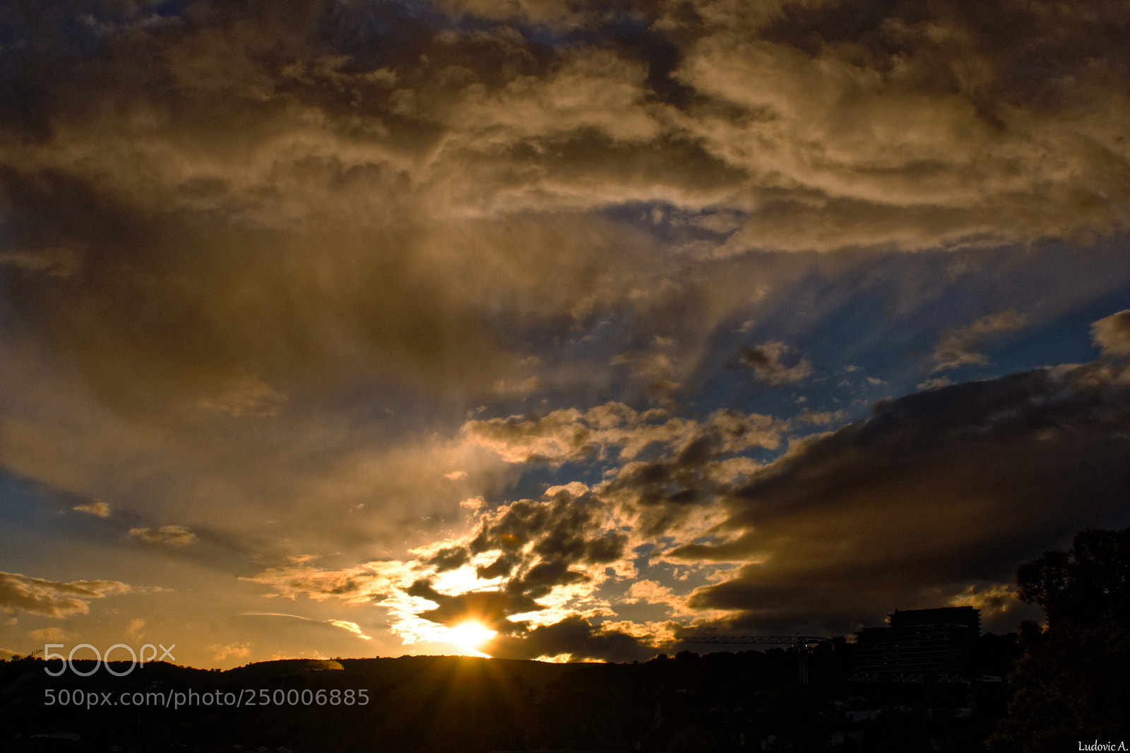 Sony Alpha DSLR-A700 sample photo. Soleil et nuages photography