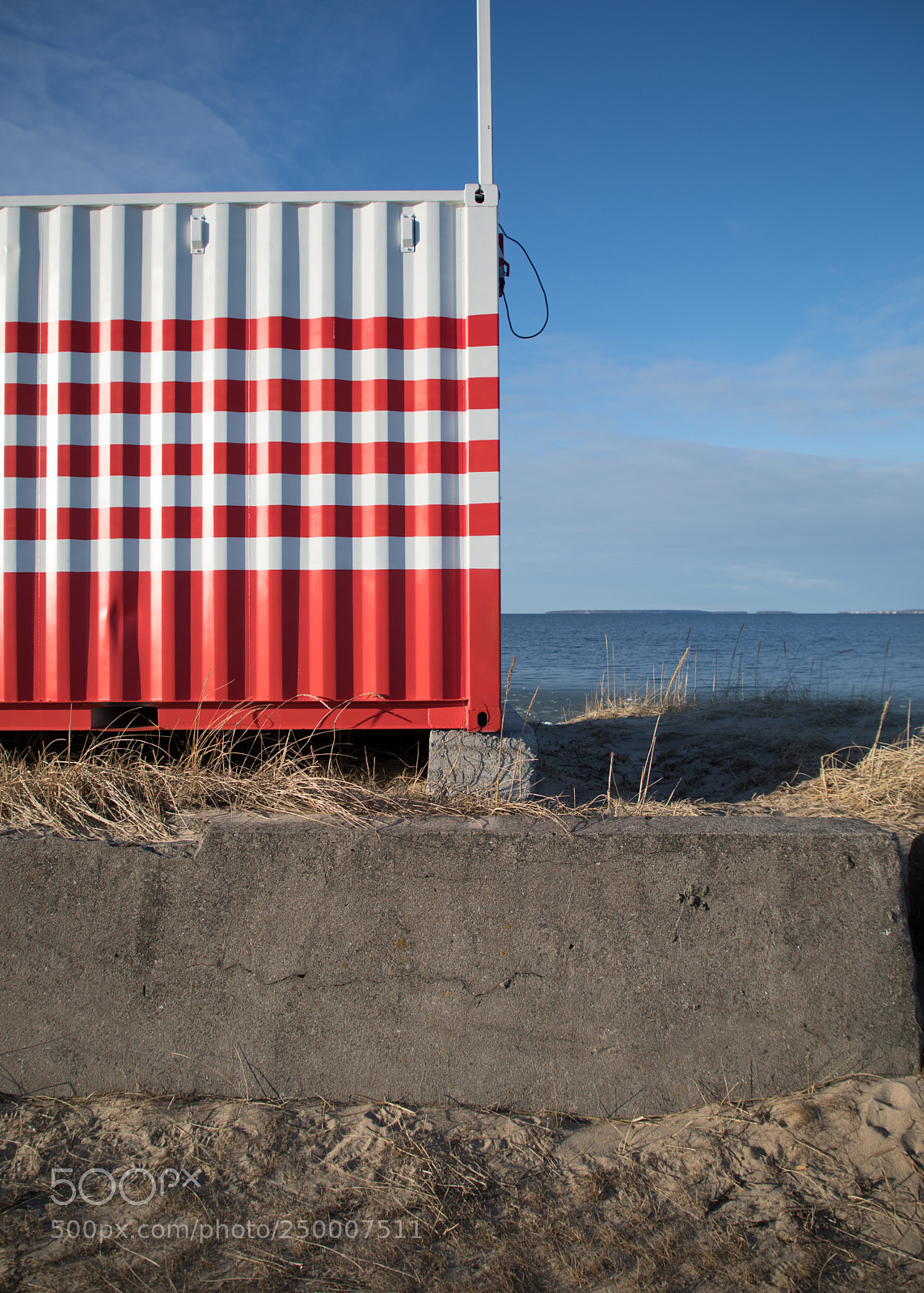 Canon EOS 5D Mark IV sample photo. Container on the beach photography