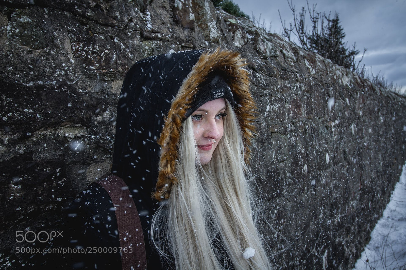 Canon EOS 7D sample photo. Girl in the snow photography