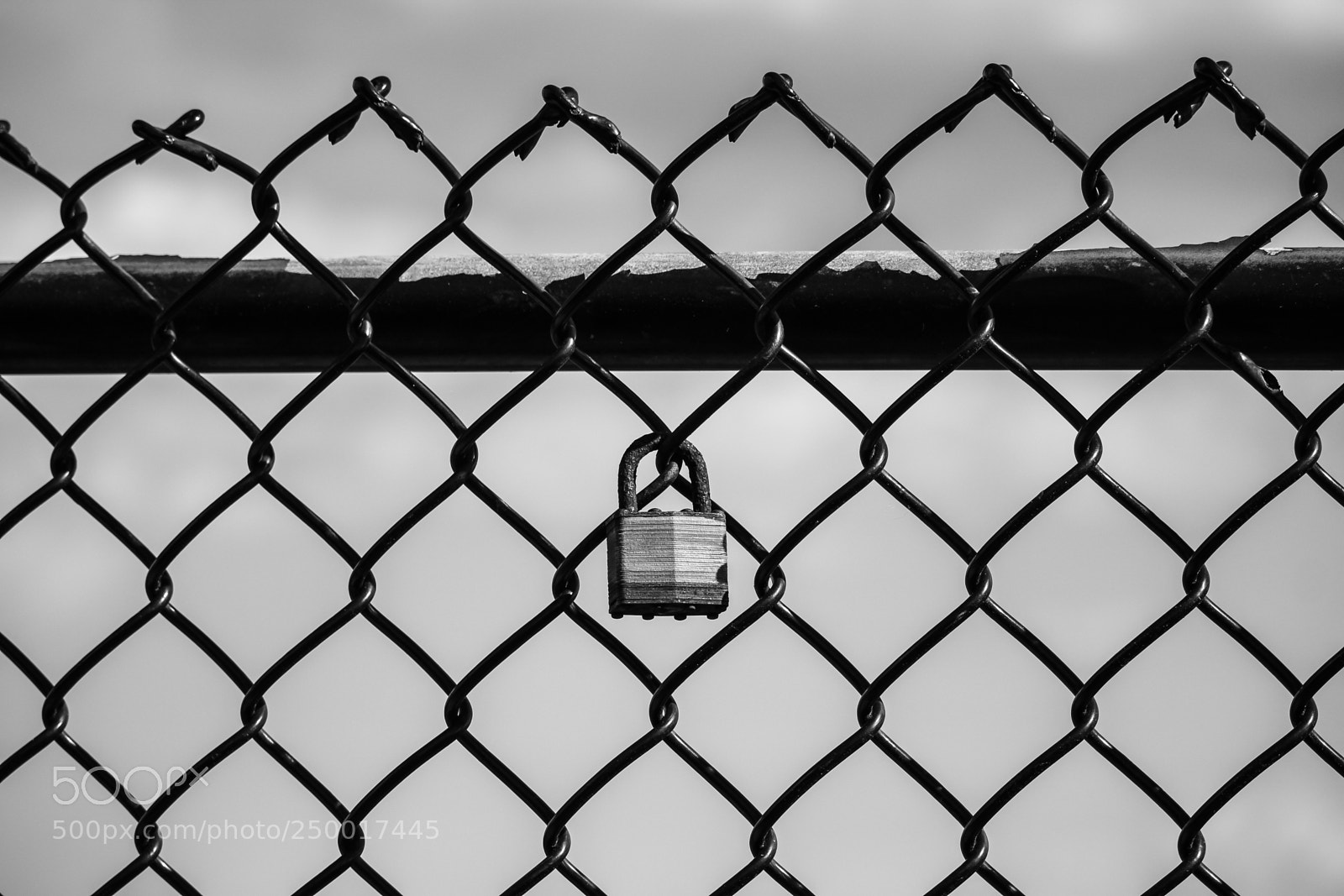 Canon EOS 700D (EOS Rebel T5i / EOS Kiss X7i) sample photo. Locked up photography