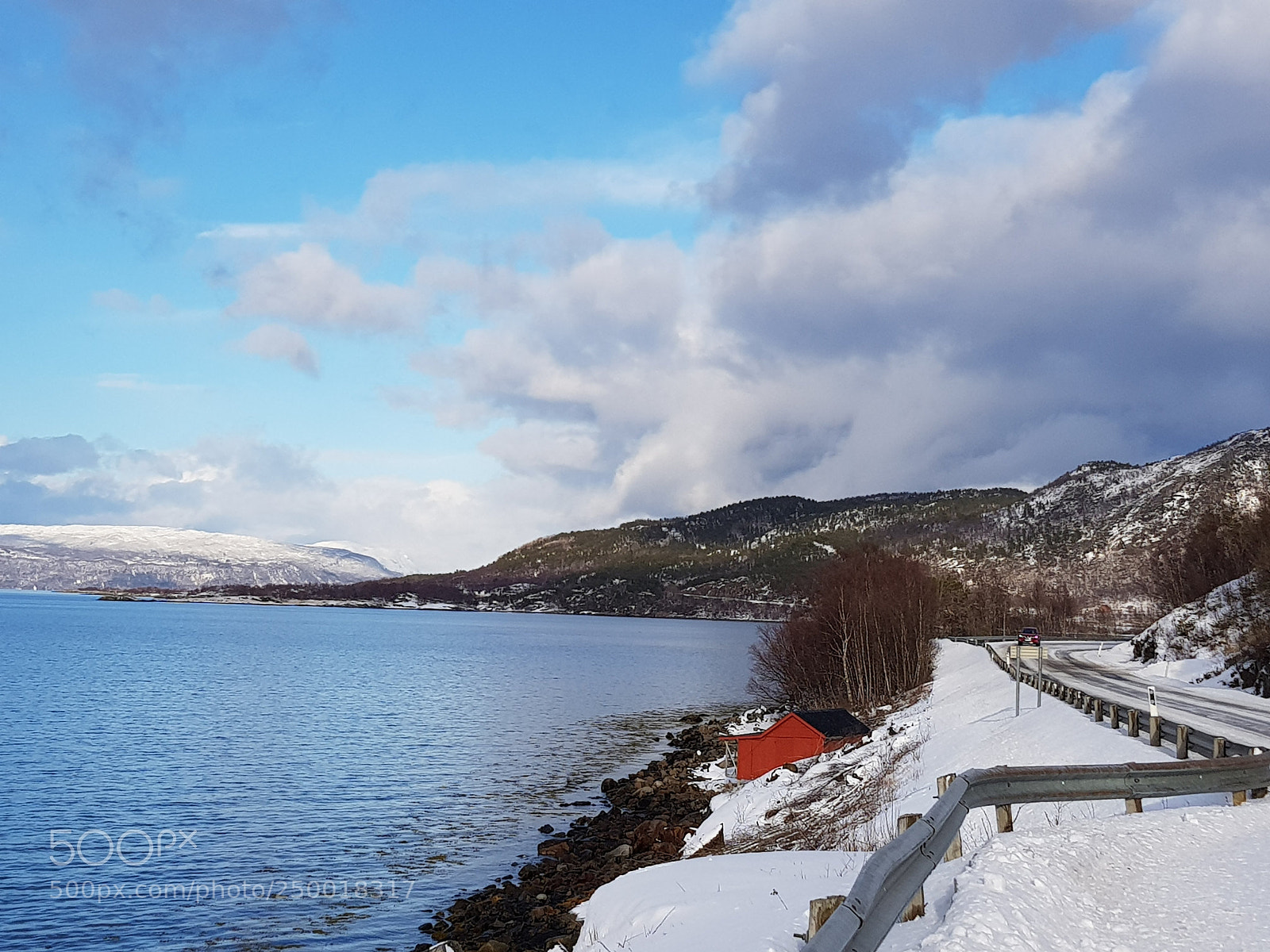 Samsung Galaxy S8 sample photo. An old boathouse photography