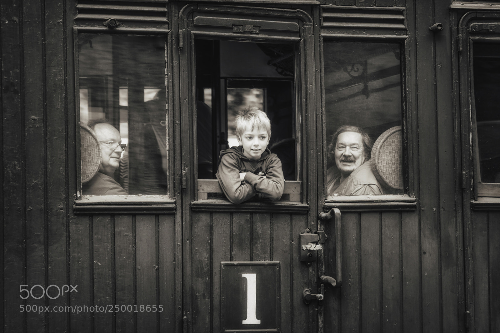 Nikon D7100 sample photo. Passengers photography