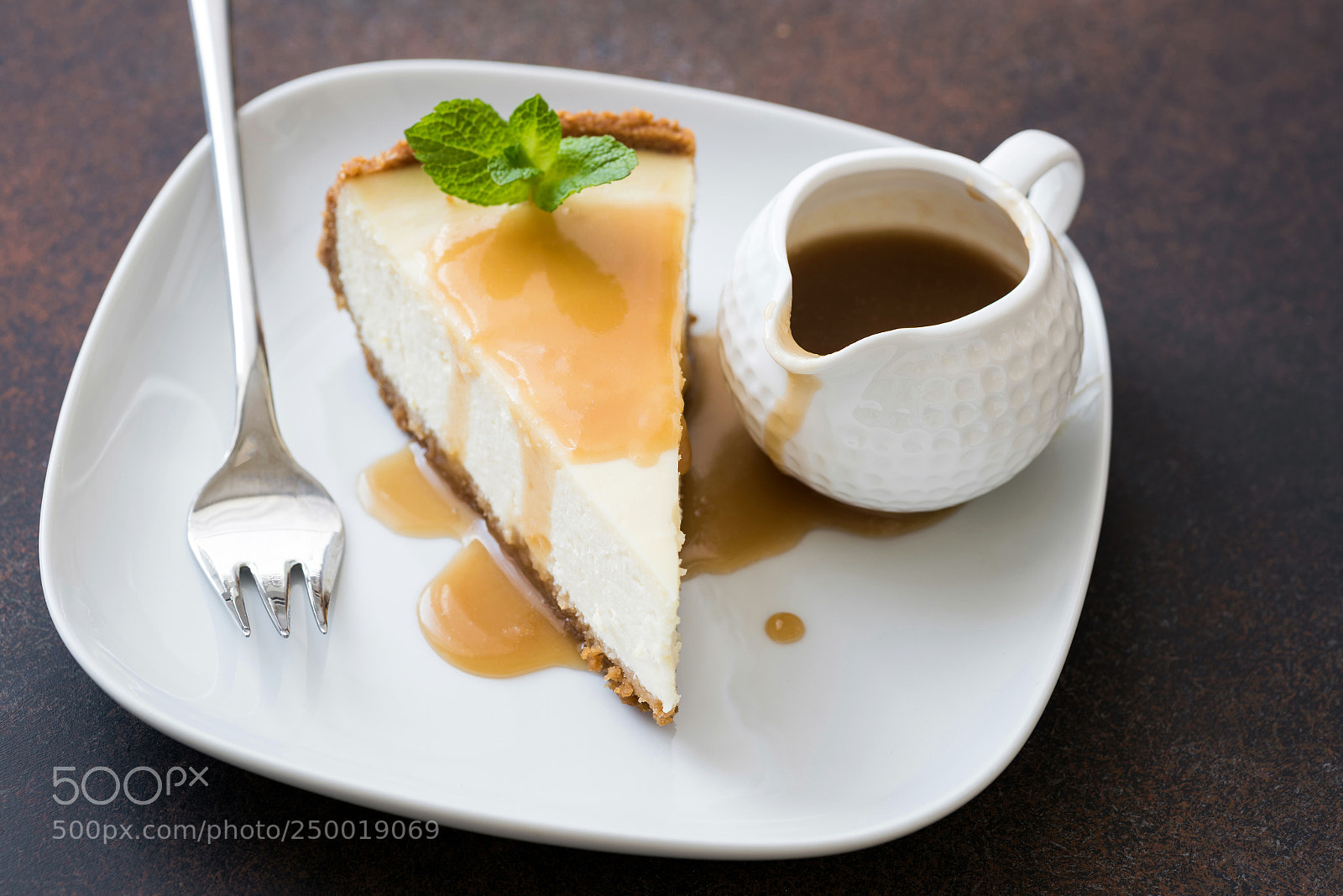 Nikon D810 sample photo. Cheesecake with caramel sauce photography