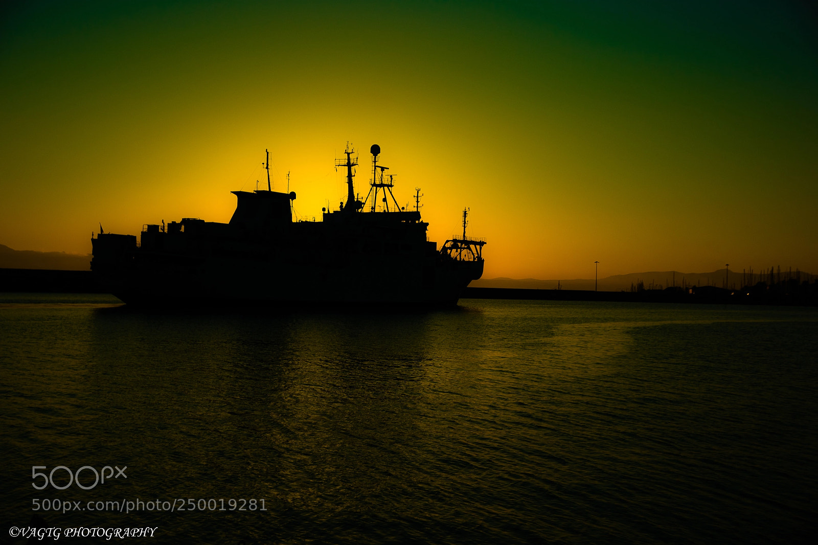 Nikon D3400 sample photo. Sunset ship photography