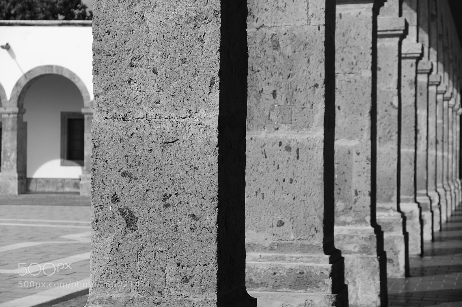 Canon EF-S 18-135mm F3.5-5.6 IS sample photo. Columns - hospicio caba photography