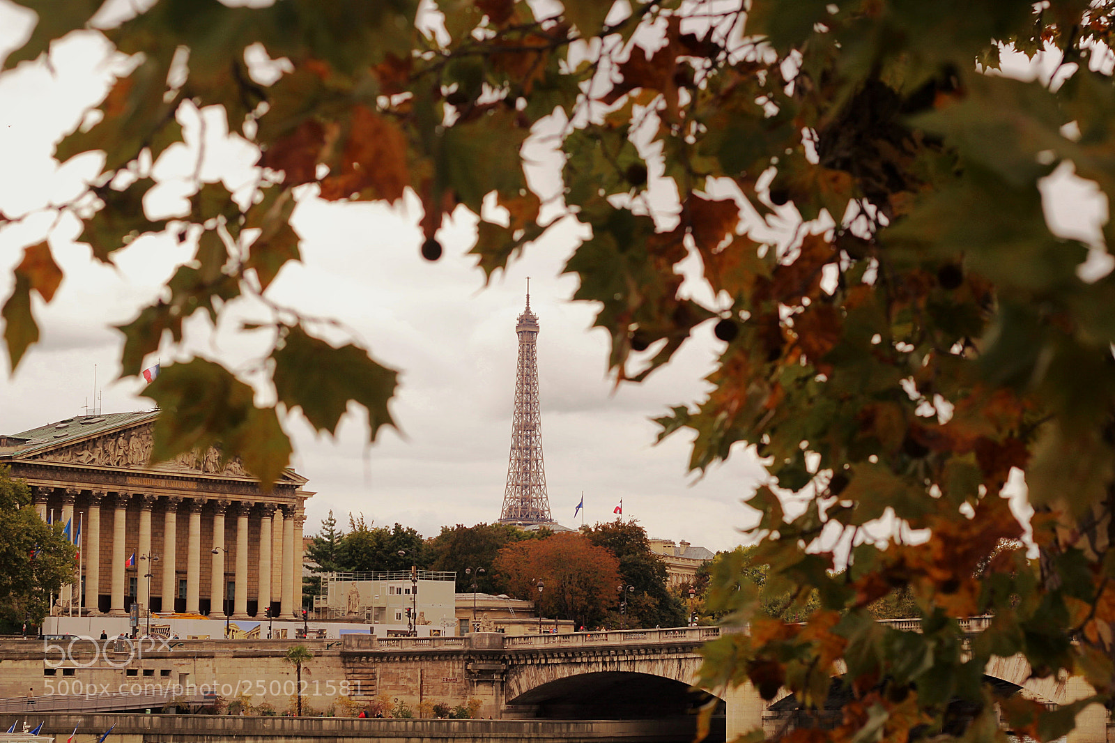 Canon EOS 600D (Rebel EOS T3i / EOS Kiss X5) sample photo. Eiffel tower photography