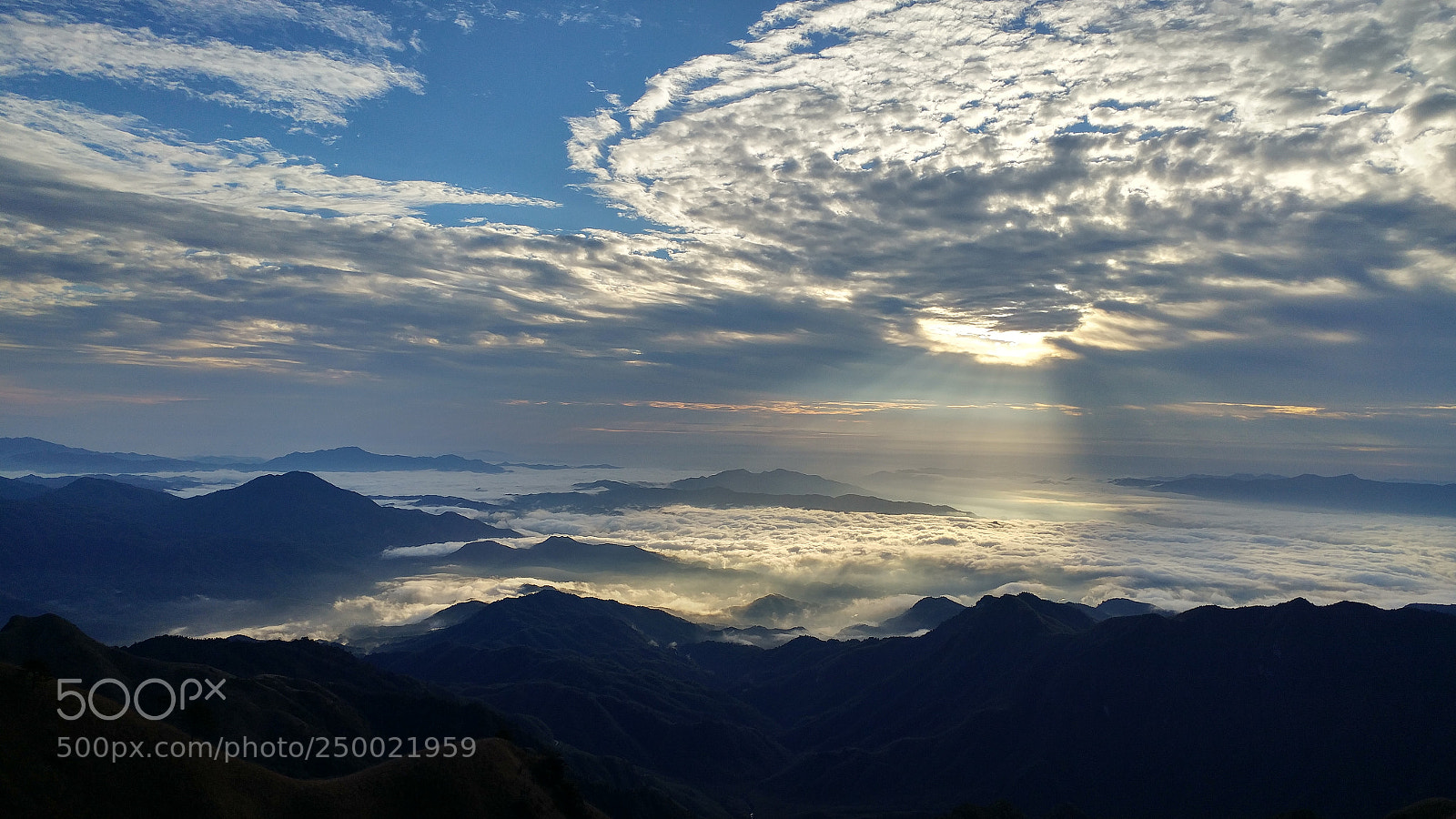 LG G5 sample photo. Sea in the mountain photography