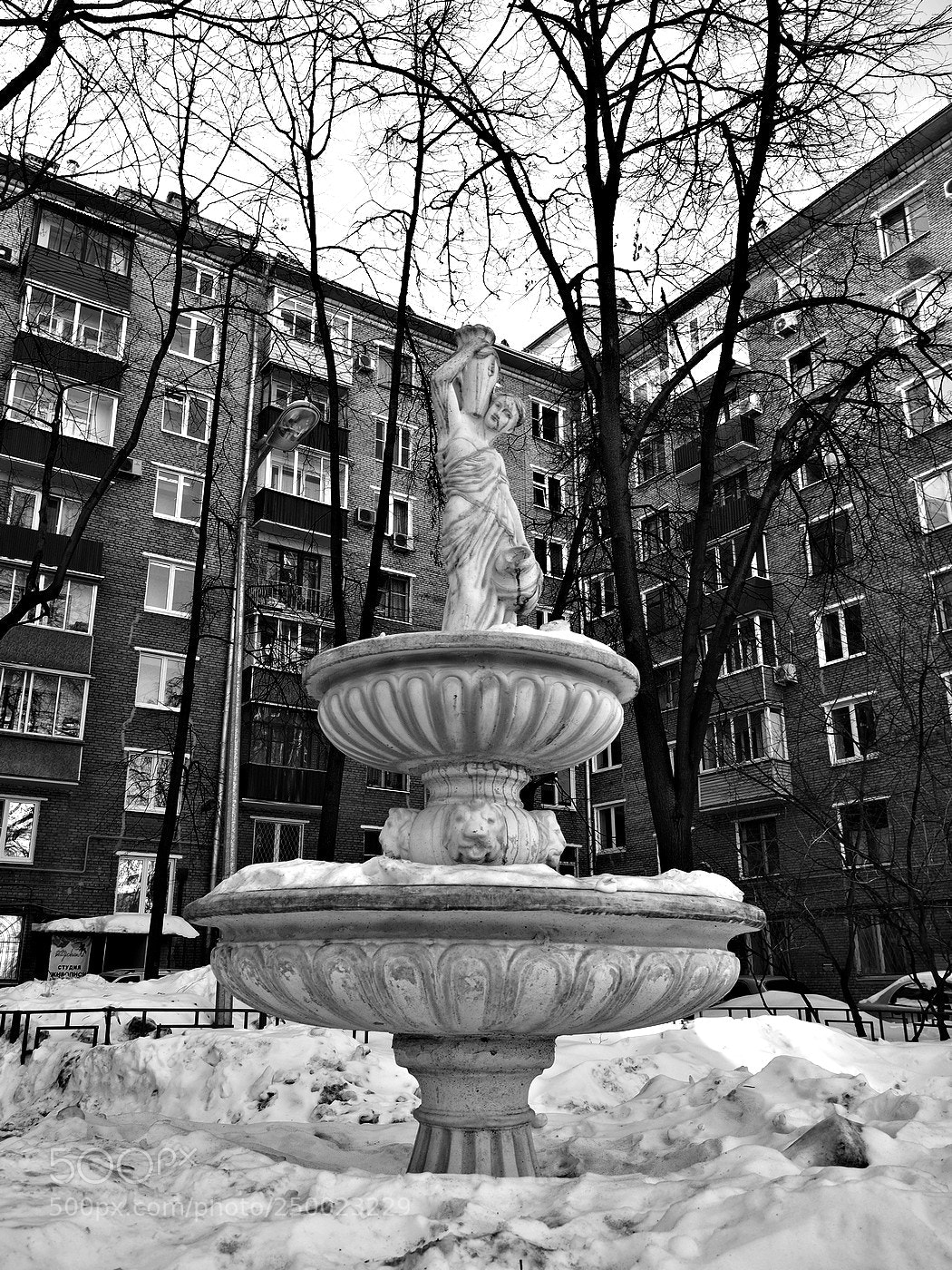 Olympus PEN E-P5 sample photo. Girl with a jug photography