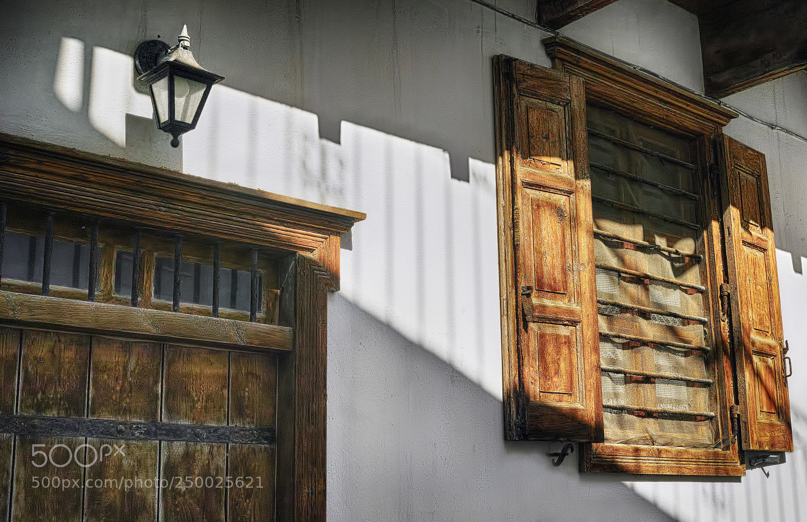 Sigma DP2 Merrill sample photo. Old door and window photography