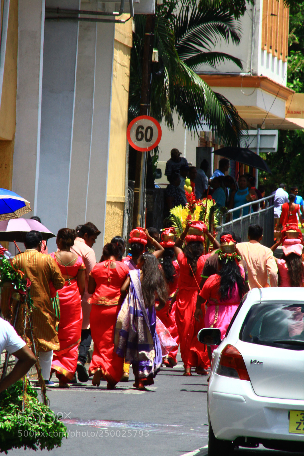 Canon EF 75-300mm f/4-5.6 sample photo. The thaipoosam cavadee pilgrimage photography